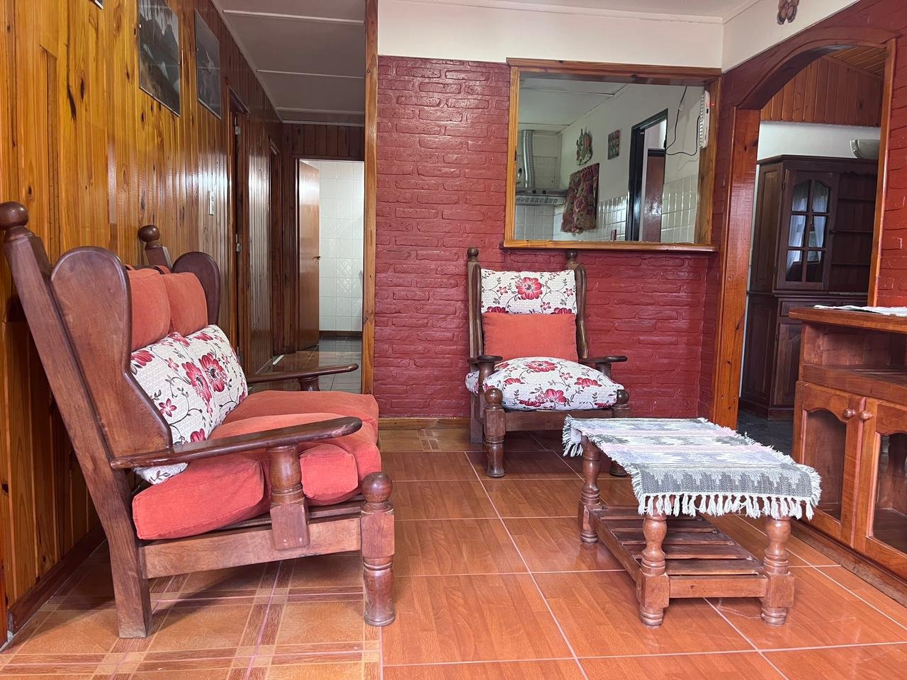 Casa con Patio y Parrilla, en Dina Huapi.